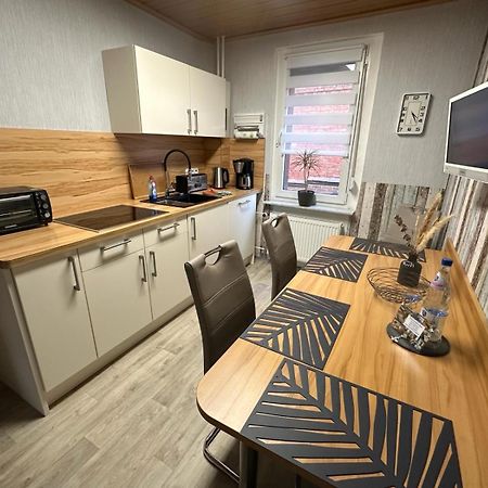 Christels Ferienwohnung 2 In Thale Mit Ueberdachter Terrasse, Kueche Mit Tv & Geschirrspueler Buitenkant foto