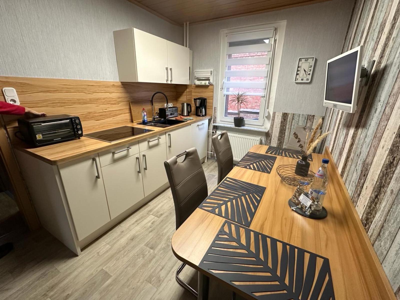 Christels Ferienwohnung 2 In Thale Mit Ueberdachter Terrasse, Kueche Mit Tv & Geschirrspueler Buitenkant foto